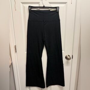 NWT black Aerie Offline OG Flare leggings L short